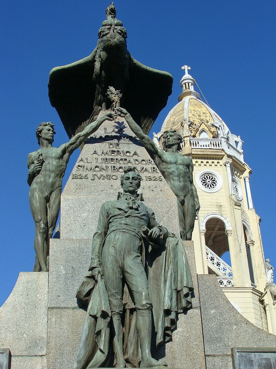 Monumento a Simón Bolívar levantado en Panamá con motivo del centenario del Congreso Anfictiónico